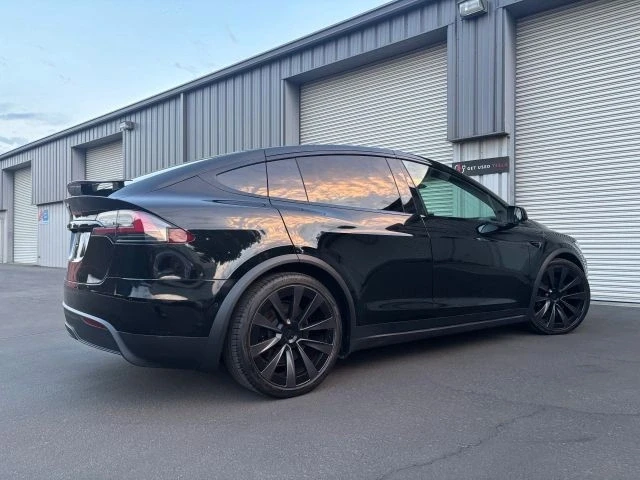 2022 Tesla Model X - Image 8 of 15