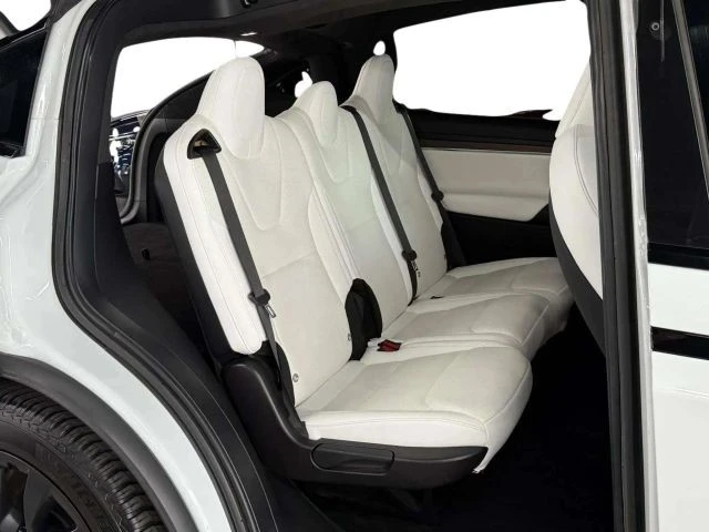 2022 Tesla Model X - Image 18 of 21