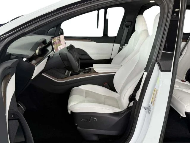 2022 Tesla Model X - Image 13 of 21