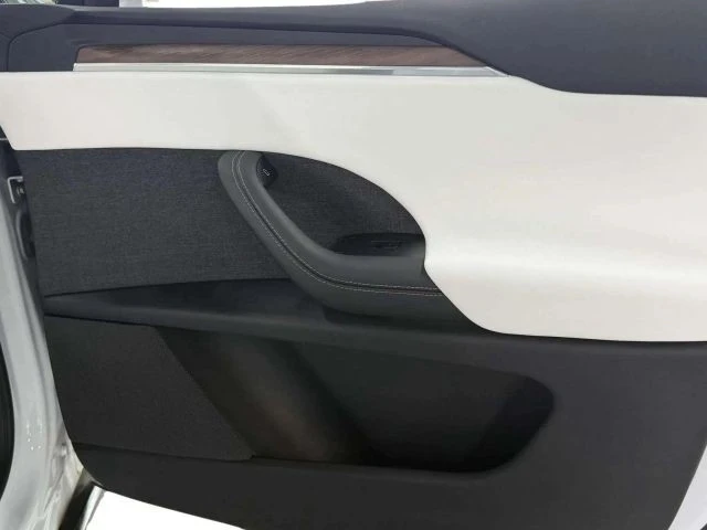 2022 Tesla Model X - Image 21 of 21