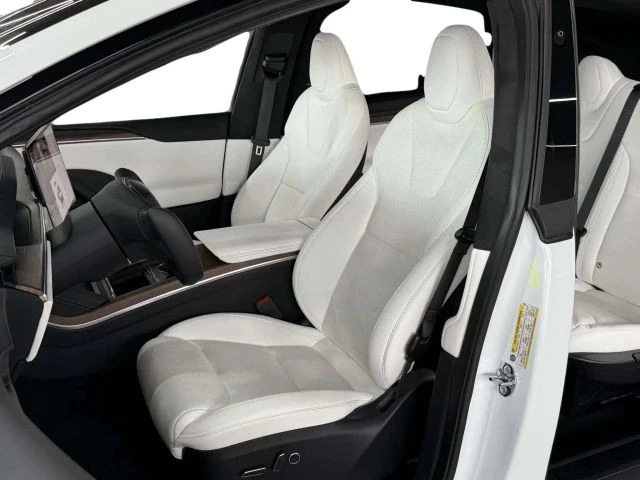 2022 Tesla Model X - Image 14 of 21