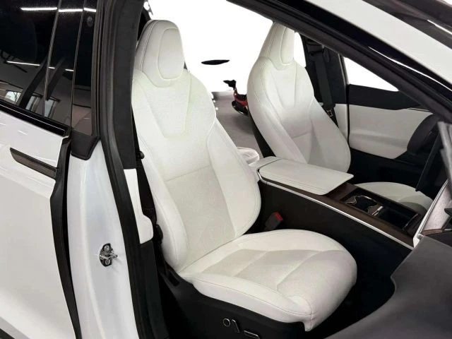 2022 Tesla Model X - Image 15 of 21