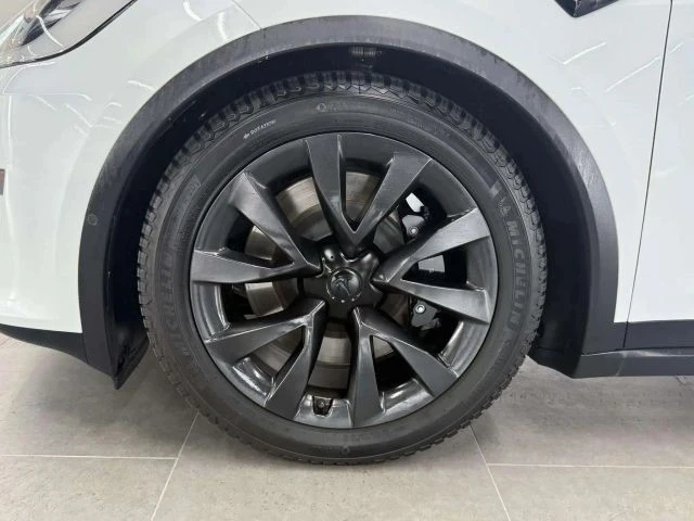 2022 Tesla Model X - Image 10 of 21