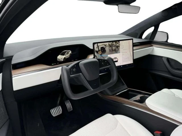 2022 Tesla Model X - Image 11 of 21
