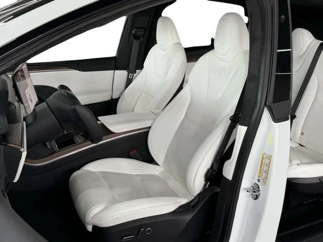 2022 Tesla Model X - Image 14 of 21
