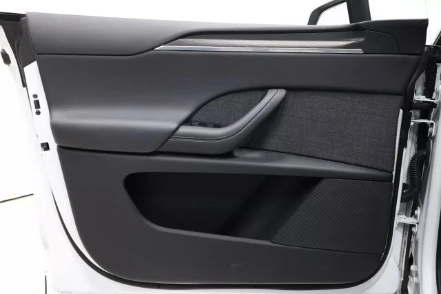 2022 Tesla Model X - Image 9 of 12