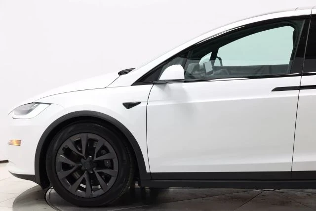 2022 Tesla Model X - Image 7 of 12