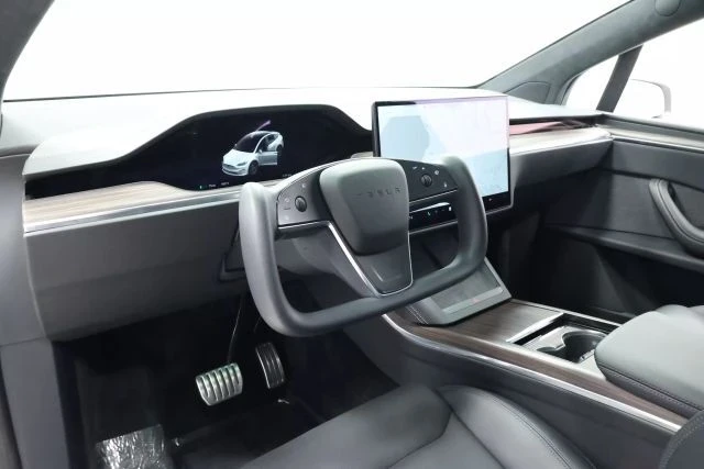 2022 Tesla Model X - Image 2 of 12