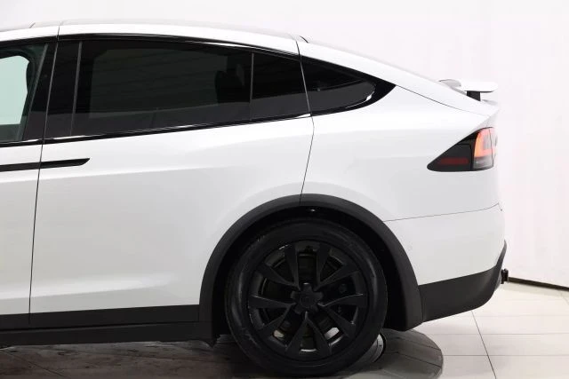 2022 Tesla Model X - Image 8 of 12