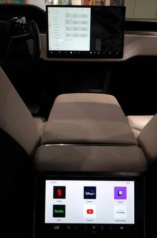 2022 Tesla Model X Plaid - Image 20 of 21