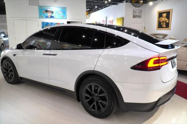 2022 Tesla Model X Plaid - Image 10 of 21