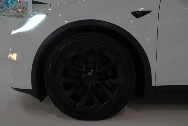 2022 Tesla Model X Plaid - Image 9 of 12