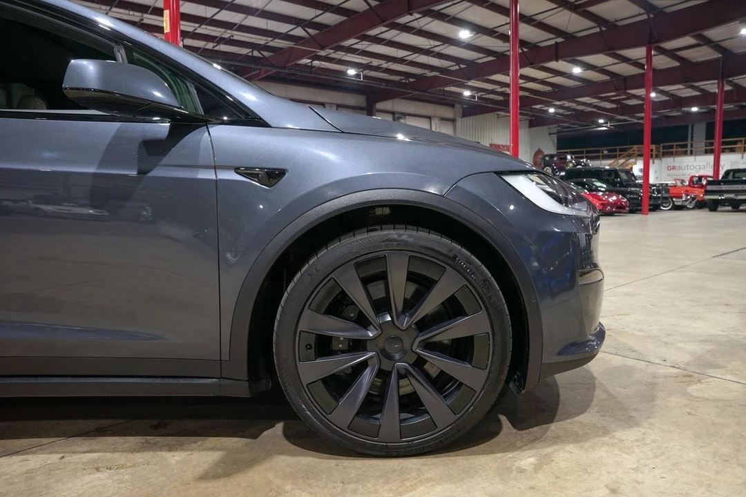 2022 Tesla Model X Plaid - Image 11 of 12