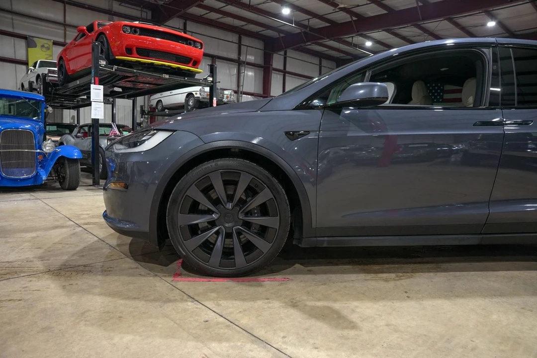 2022 Tesla Model X Plaid - Image 3 of 12