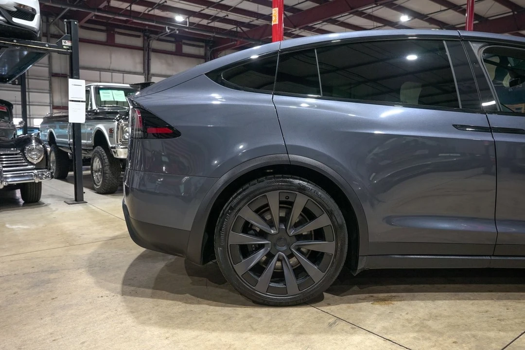 2022 Tesla Model X Plaid - Image 9 of 12