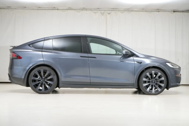 2022 Tesla Model X Plaid - Image 17 of 21