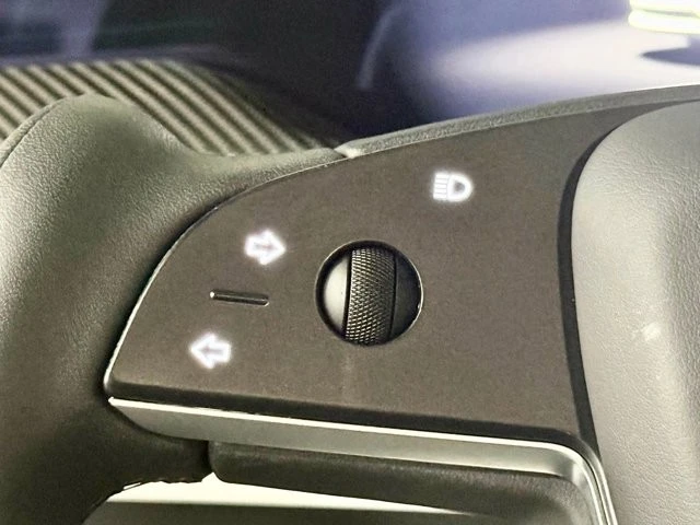 2022 Tesla Model X Plaid - Image 25 of 31