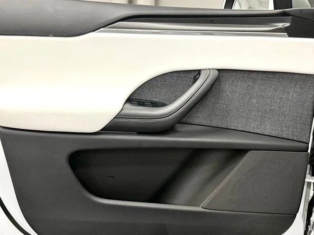 2022 Tesla Model X Plaid - Image 17 of 31