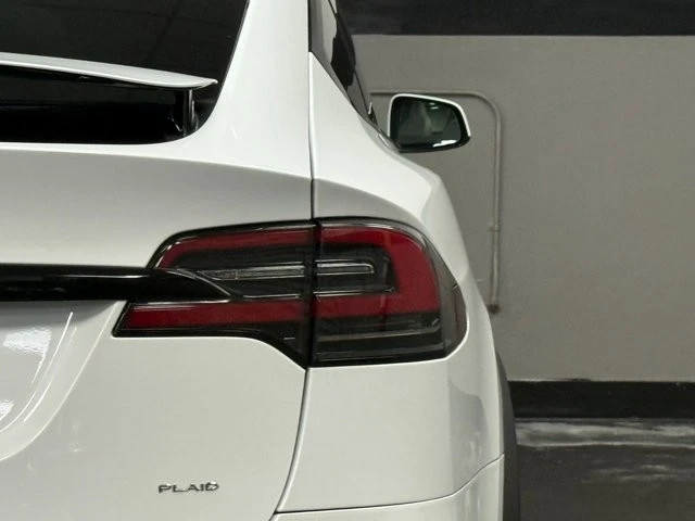 2022 Tesla Model X Plaid - Image 13 of 31