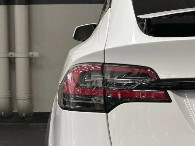 2022 Tesla Model X Plaid - Image 12 of 31