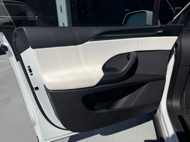 2022 Tesla Model X Plaid - Image 10 of 10