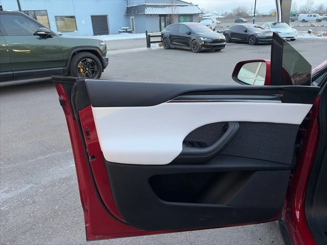 2022 Tesla Model X Plaid - Image 11 of 21