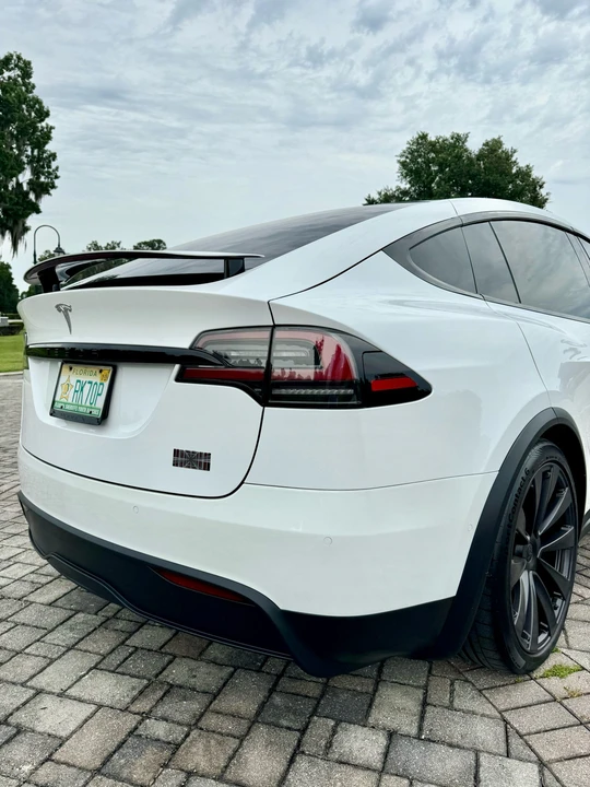 2022 Tesla Model X Plaid - Image 11 of 31