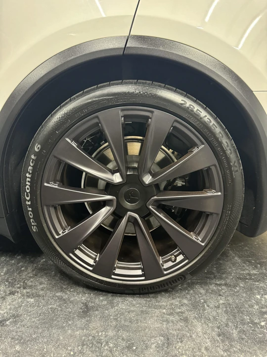 2022 Tesla Model X Plaid - Image 29 of 31