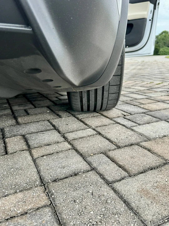 2022 Tesla Model X Plaid - Image 26 of 31