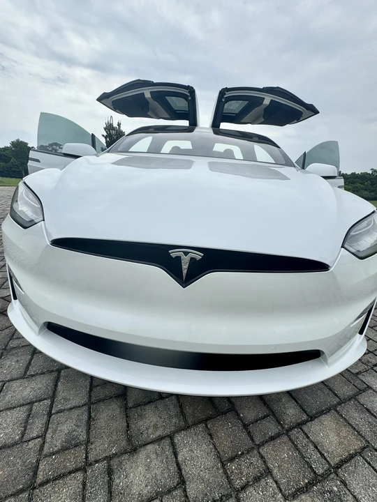 2022 Tesla Model X Plaid - Image 9 of 31