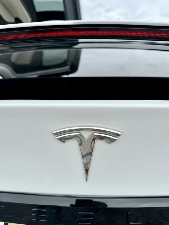 2022 Tesla Model X Plaid - Image 24 of 31