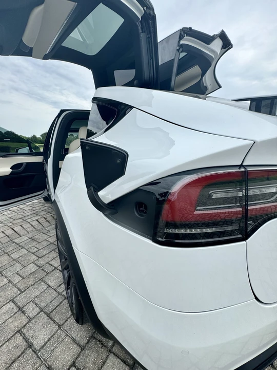 2022 Tesla Model X Plaid - Image 20 of 31