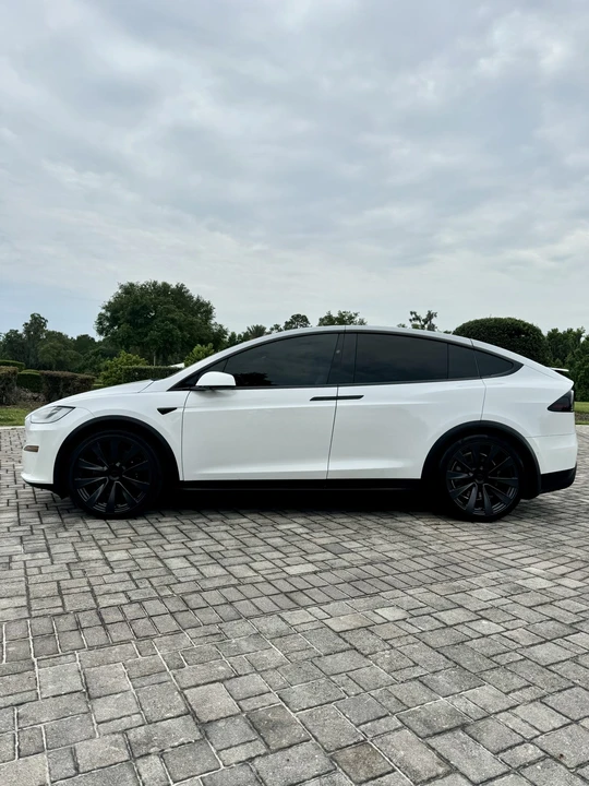 2022 Tesla Model X Plaid - Image 4 of 31