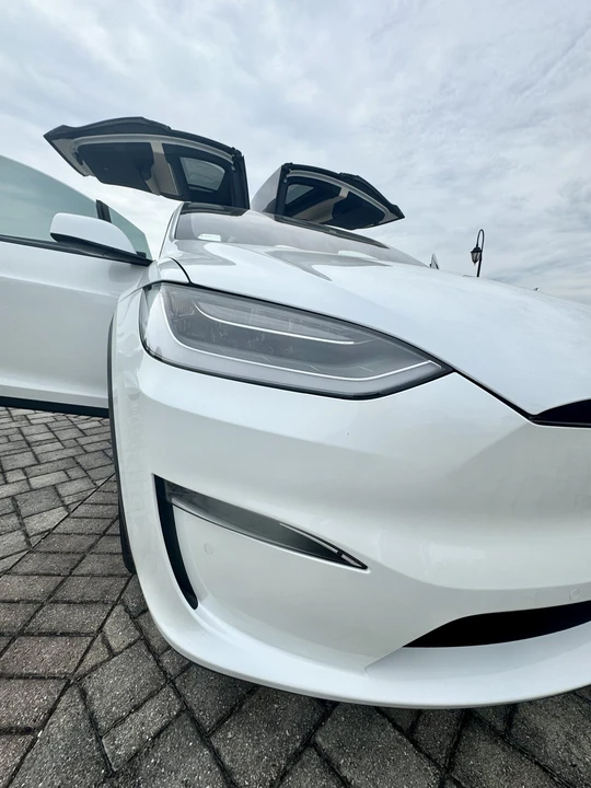 2022 Tesla Model X Plaid - Image 16 of 31
