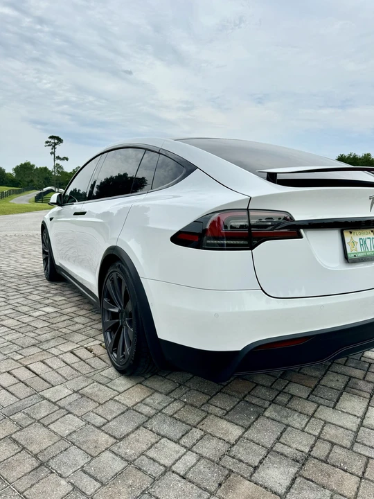 2022 Tesla Model X Plaid - Image 13 of 31
