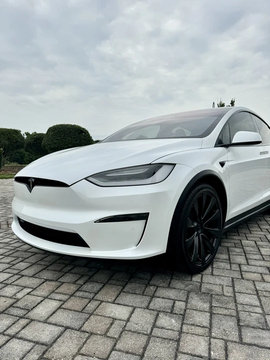 2022 Tesla Model X Plaid - Image 10 of 31