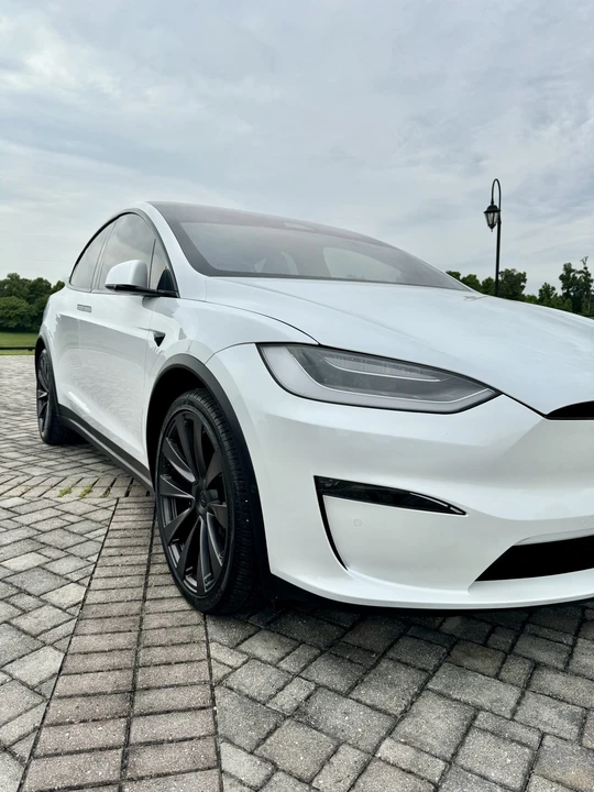 2022 Tesla Model X Plaid - Image 8 of 31