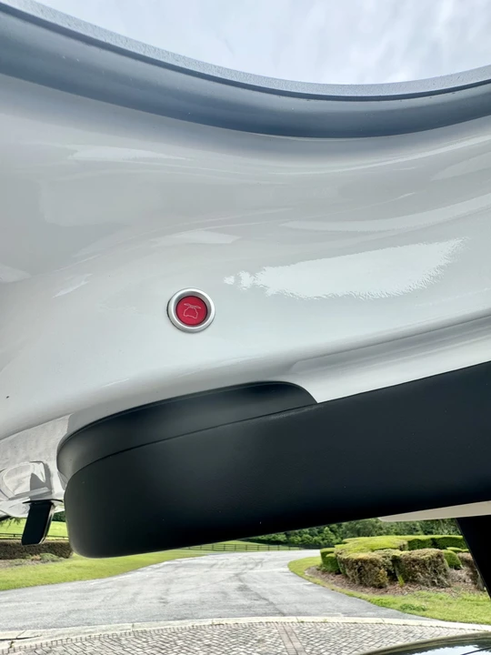 2022 Tesla Model X Plaid - Image 23 of 31