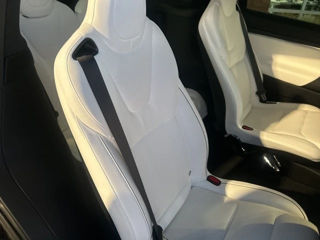 2022 Tesla Model X Plaid - Image 18 of 21
