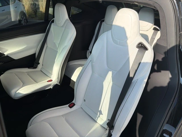 2022 Tesla Model X Plaid - Image 15 of 21