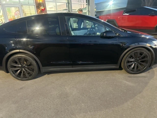 2022 Tesla Model X Plaid - Image 9 of 21