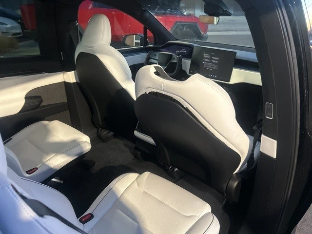 2022 Tesla Model X Plaid - Image 17 of 21