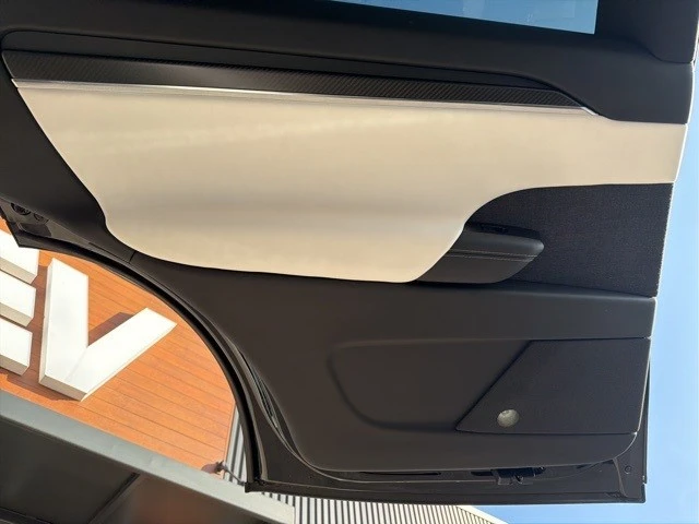 2022 Tesla Model X Plaid - Image 17 of 21