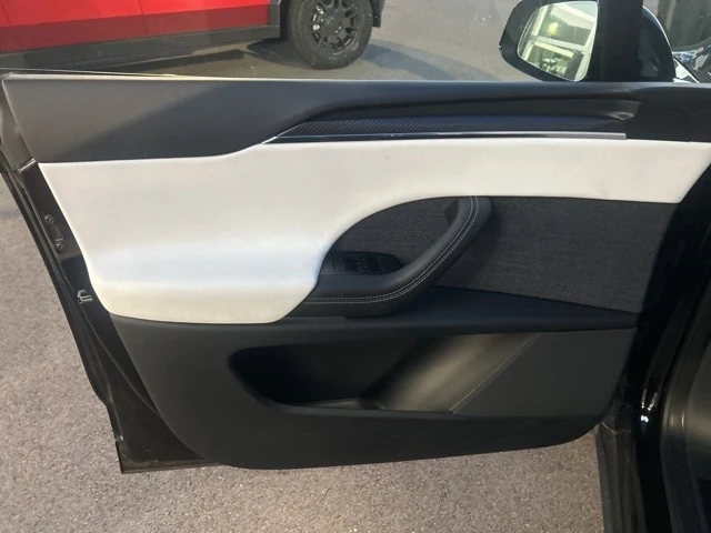 2022 Tesla Model X Plaid - Image 11 of 21