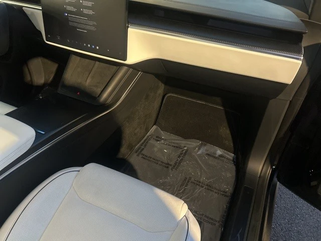 2022 Tesla Model X Plaid - Image 20 of 21