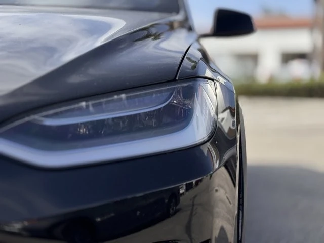 2022 Tesla Model X Plaid - Image 8 of 12