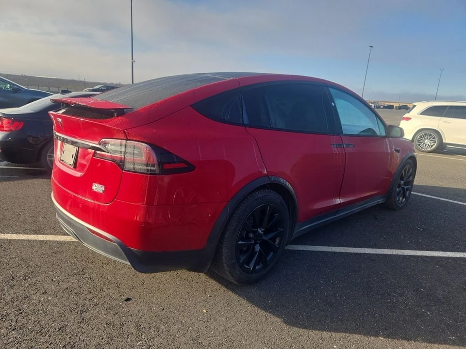 2022 Tesla Model X Plaid - Image 4 of 8