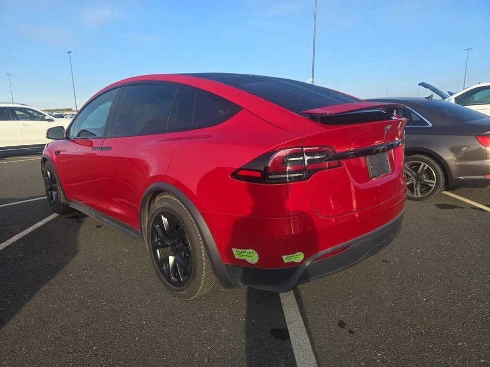 2022 Tesla Model X Plaid - Image 3 of 8