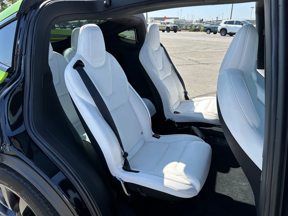 2022 Tesla Model X Plaid - Image 11 of 15