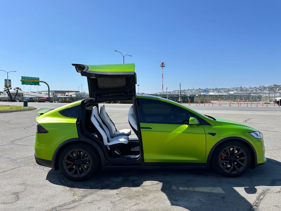 2022 Tesla Model X Plaid - Image 5 of 15